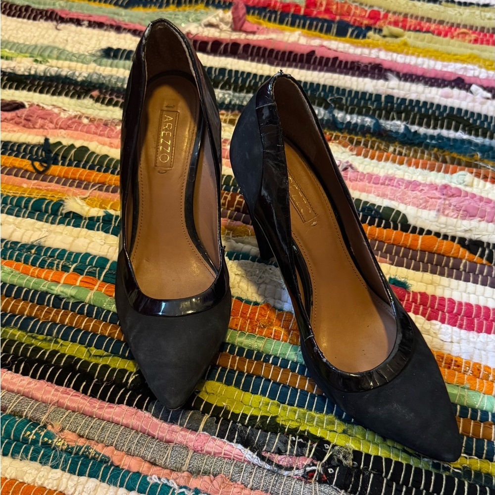 Aerosoles Black Pointed Toe Suede Pumps with Patent Trim